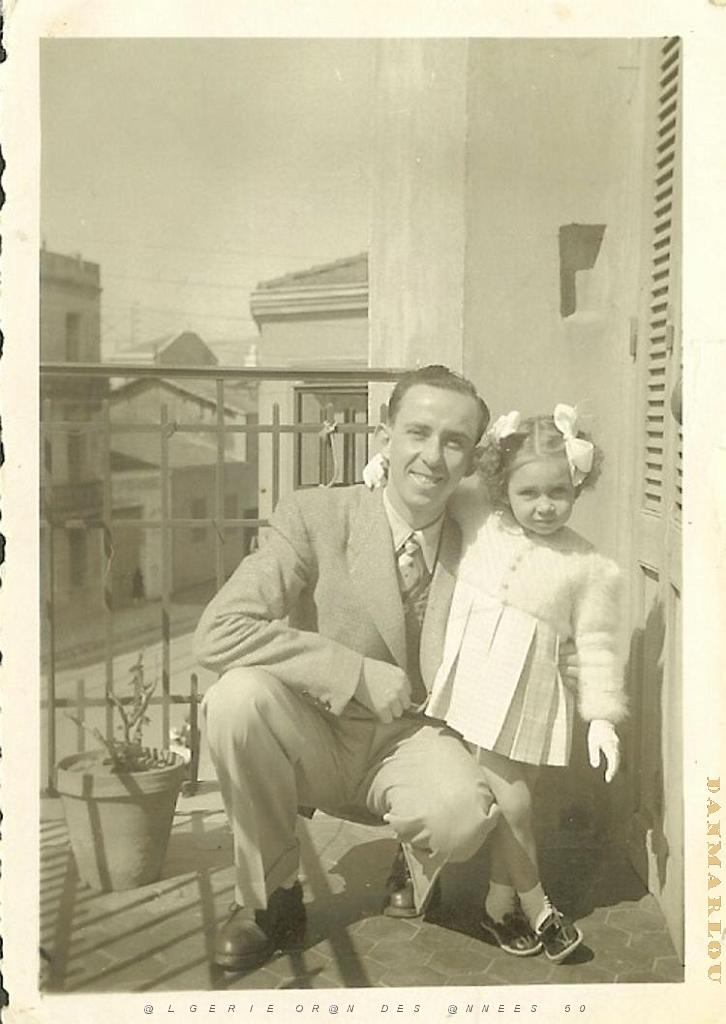 FAMILLE 006.ORAN 1950 AU 101 R de Mostaganem.jpg